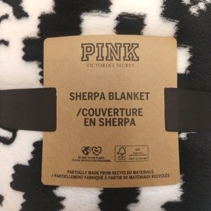 Victoria's Secret Pink Sherpa Blanket Black and White Peace Sign 50x60 Plush NEW